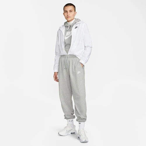 Nike Sportswear Club Fleece Mid-Rise Oversized Training Pants Women 4 Nike Sportswear Club Fleece Mid-Rise Oversized Training Pants Women - Image 4